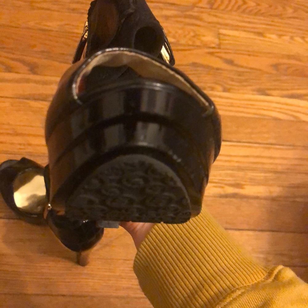 Heels - Picture 7 of 7